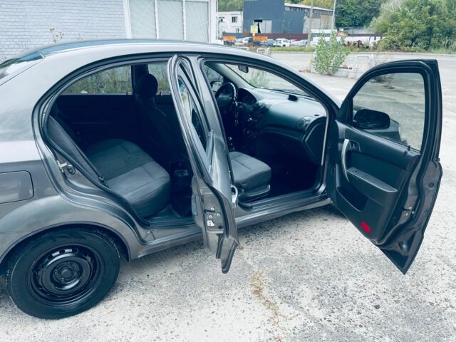 Серый Шевроле Авео, объемом двигателя 1.5 л и пробегом 299 тыс. км за 3200 $, фото 12 на Automoto.ua