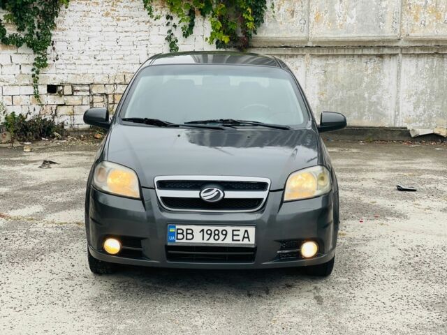 Серый Шевроле Авео, объемом двигателя 1.5 л и пробегом 299 тыс. км за 3200 $, фото 1 на Automoto.ua