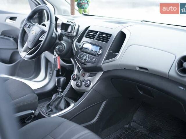 Сірий Шевроле Авео, об'ємом двигуна 1.6 л та пробігом 183 тис. км за 5500 $, фото 7 на Automoto.ua