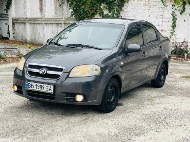 Серый Шевроле Авео, объемом двигателя 1.5 л и пробегом 299 тыс. км за 3200 $, фото 5 на Automoto.ua