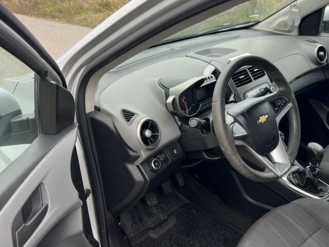 Серый Шевроле Авео, объемом двигателя 1.6 л и пробегом 273 тыс. км за 4300 $, фото 7 на Automoto.ua