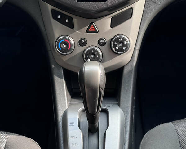 Серый Шевроле Авео, объемом двигателя 1.6 л и пробегом 235 тыс. км за 6600 $, фото 10 на Automoto.ua