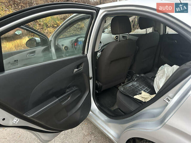 Серый Шевроле Авео, объемом двигателя 1.6 л и пробегом 79 тыс. км за 4650 $, фото 9 на Automoto.ua