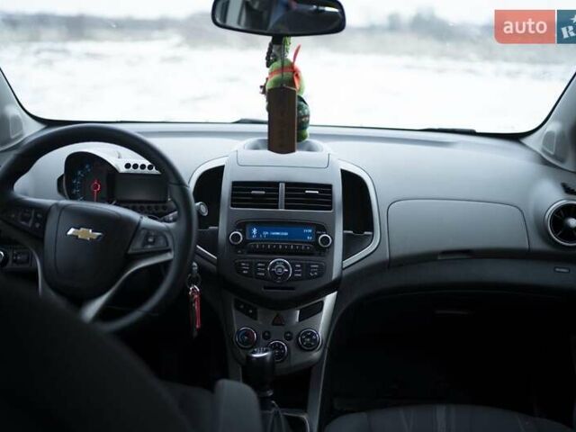 Сірий Шевроле Авео, об'ємом двигуна 1.6 л та пробігом 183 тис. км за 5500 $, фото 12 на Automoto.ua