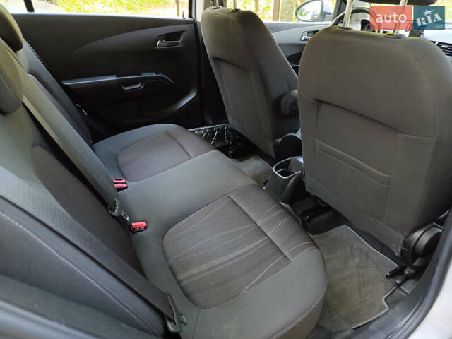 Серый Шевроле Авео, объемом двигателя 1.6 л и пробегом 143 тыс. км за 7000 $, фото 10 на Automoto.ua