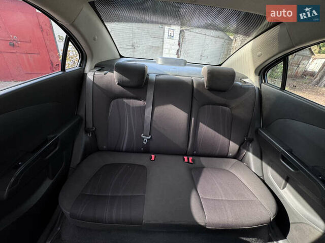 Серый Шевроле Авео, объемом двигателя 1.6 л и пробегом 235 тыс. км за 6600 $, фото 17 на Automoto.ua