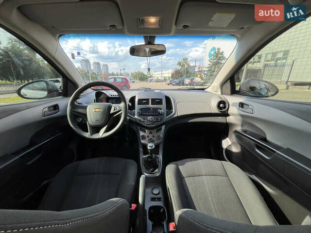 Серый Шевроле Авео, объемом двигателя 1.6 л и пробегом 170 тыс. км за 6800 $, фото 11 на Automoto.ua