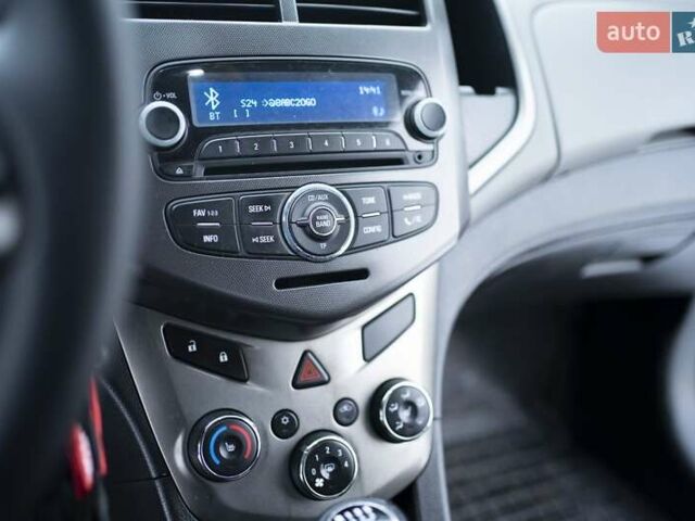 Сірий Шевроле Авео, об'ємом двигуна 1.6 л та пробігом 183 тис. км за 5500 $, фото 10 на Automoto.ua