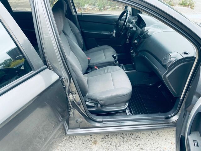 Серый Шевроле Авео, объемом двигателя 1.5 л и пробегом 299 тыс. км за 3200 $, фото 16 на Automoto.ua
