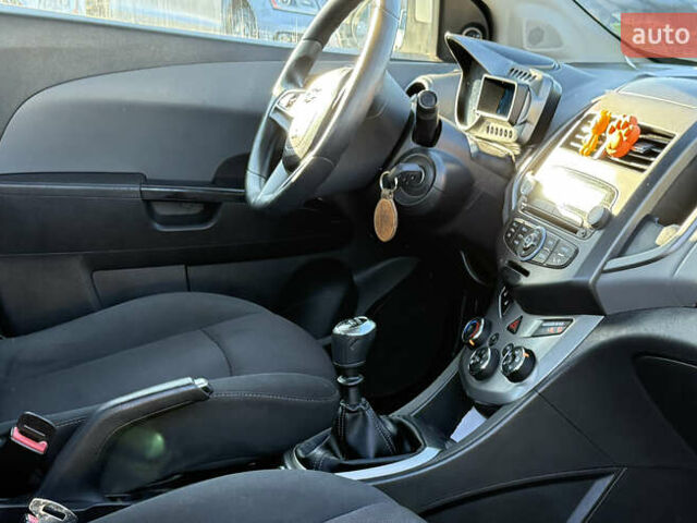 Сірий Шевроле Авео, об'ємом двигуна 1.3 л та пробігом 209 тис. км за 3999 $, фото 15 на Automoto.ua