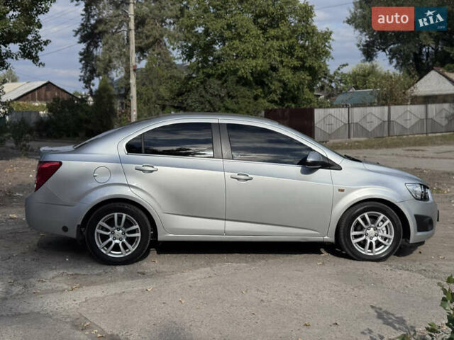 Серый Шевроле Авео, объемом двигателя 1.6 л и пробегом 235 тыс. км за 6600 $, фото 8 на Automoto.ua