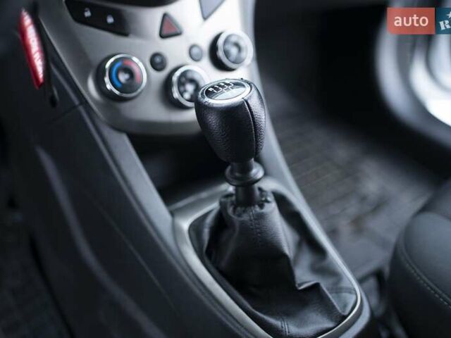 Сірий Шевроле Авео, об'ємом двигуна 1.6 л та пробігом 183 тис. км за 5500 $, фото 11 на Automoto.ua