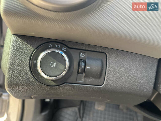 Серый Шевроле Авео, объемом двигателя 1.6 л и пробегом 170 тыс. км за 6800 $, фото 10 на Automoto.ua