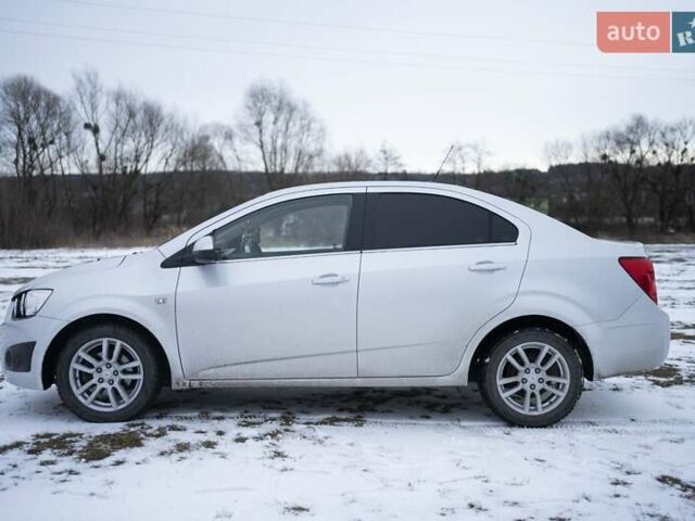 Сірий Шевроле Авео, об'ємом двигуна 1.6 л та пробігом 183 тис. км за 5500 $, фото 2 на Automoto.ua