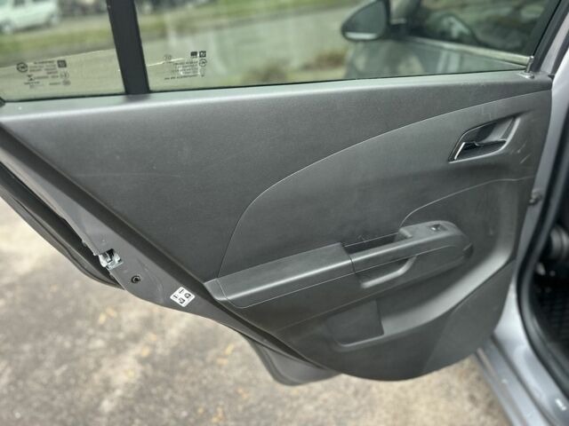 Сірий Шевроле Авео, об'ємом двигуна 1.6 л та пробігом 42 тис. км за 7900 $, фото 14 на Automoto.ua