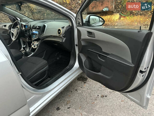 Серый Шевроле Авео, объемом двигателя 1.6 л и пробегом 79 тыс. км за 4650 $, фото 10 на Automoto.ua