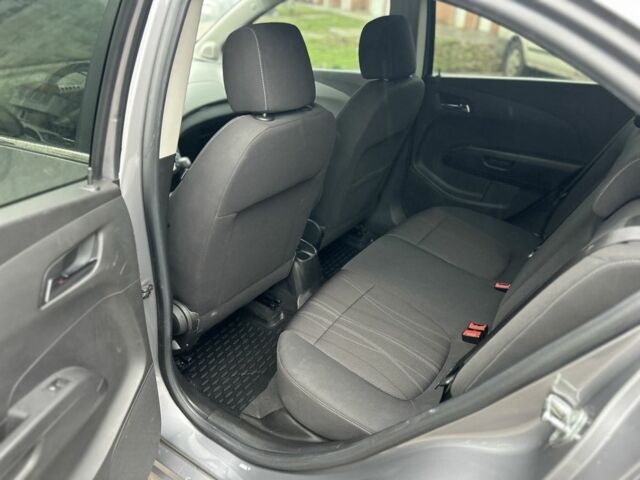 Сірий Шевроле Авео, об'ємом двигуна 1.6 л та пробігом 42 тис. км за 7900 $, фото 13 на Automoto.ua