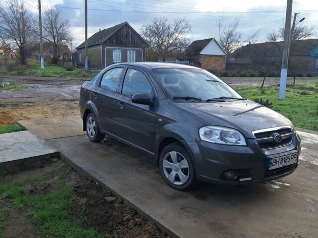 Серый Шевроле Авео, объемом двигателя 1.5 л и пробегом 113 тыс. км за 4000 $, фото 1 на Automoto.ua