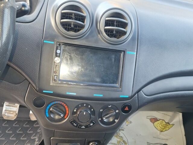 Серый Шевроле Авео, объемом двигателя 1.5 л и пробегом 113 тыс. км за 4000 $, фото 5 на Automoto.ua