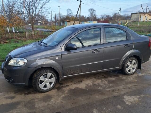Серый Шевроле Авео, объемом двигателя 1.5 л и пробегом 113 тыс. км за 4000 $, фото 2 на Automoto.ua