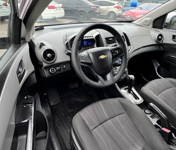 Сірий Шевроле Авео, об'ємом двигуна 1.4 л та пробігом 163 тис. км за 7500 $, фото 9 на Automoto.ua