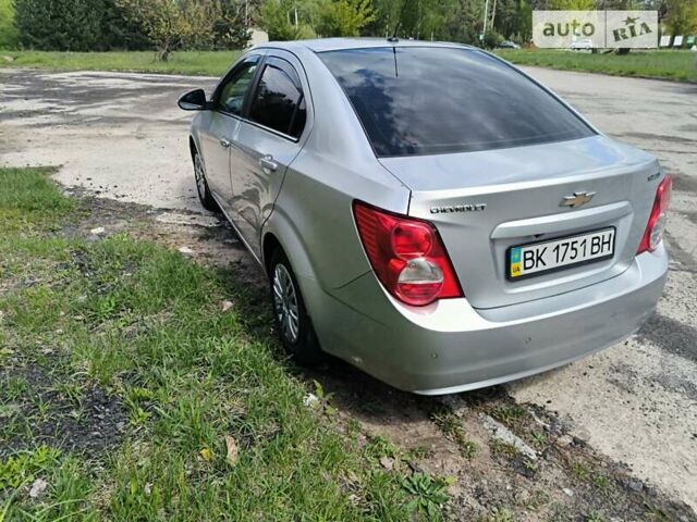 Сірий Шевроле Авео, об'ємом двигуна 1.4 л та пробігом 114 тис. км за 6400 $, фото 7 на Automoto.ua