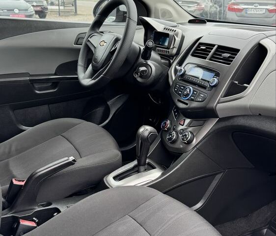 Сірий Шевроле Авео, об'ємом двигуна 1.4 л та пробігом 163 тис. км за 7500 $, фото 17 на Automoto.ua