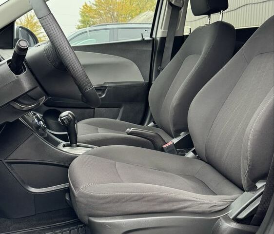 Сірий Шевроле Авео, об'ємом двигуна 1.4 л та пробігом 163 тис. км за 7500 $, фото 11 на Automoto.ua