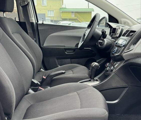 Сірий Шевроле Авео, об'ємом двигуна 1.4 л та пробігом 163 тис. км за 7500 $, фото 18 на Automoto.ua
