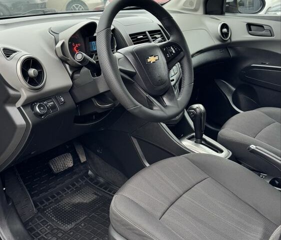 Сірий Шевроле Авео, об'ємом двигуна 1.4 л та пробігом 163 тис. км за 7500 $, фото 10 на Automoto.ua