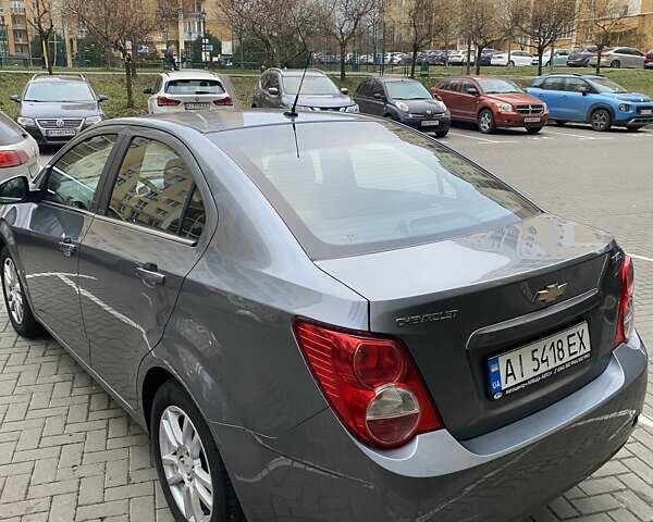 Сірий Шевроле Авео, об'ємом двигуна 1.4 л та пробігом 203 тис. км за 4500 $, фото 3 на Automoto.ua
