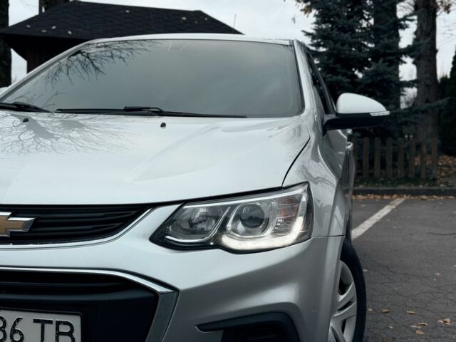 Сірий Шевроле Авео, об'ємом двигуна 1.4 л та пробігом 69 тис. км за 6250 $, фото 3 на Automoto.ua