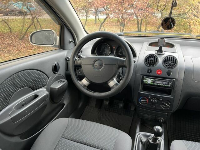 Серый Шевроле Авео, объемом двигателя 1.5 л и пробегом 143 тыс. км за 2990 $, фото 5 на Automoto.ua