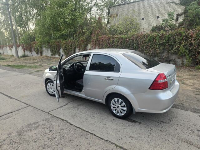 Серый Шевроле Авео, объемом двигателя 0 л и пробегом 161 тыс. км за 4600 $, фото 1 на Automoto.ua