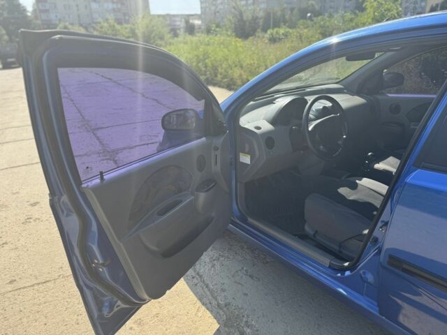 Синий Шевроле Авео, объемом двигателя 1.5 л и пробегом 220 тыс. км за 3000 $, фото 7 на Automoto.ua