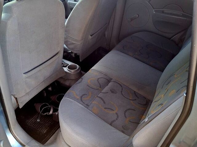 Синий Шевроле Авео, объемом двигателя 1.6 л и пробегом 240 тыс. км за 2800 $, фото 5 на Automoto.ua