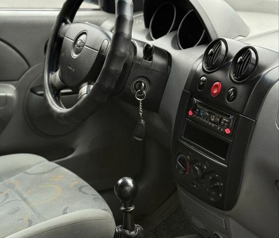 Шевроле Авео 2005 в Сумах на Automoto.ua Синий Шевроле Авео, объемом двигателя 1.5 л и пробегом 145 тыс. км за 2350 $, фото 17 на Automoto.ua