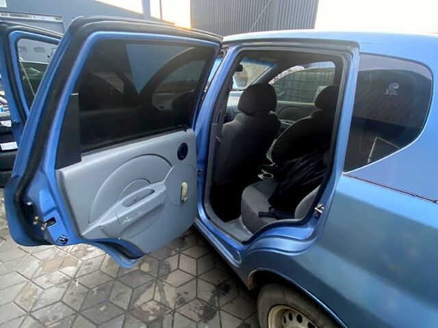 Синий Шевроле Авео, объемом двигателя 1.5 л и пробегом 400 тыс. км за 1300 $, фото 1 на Automoto.ua