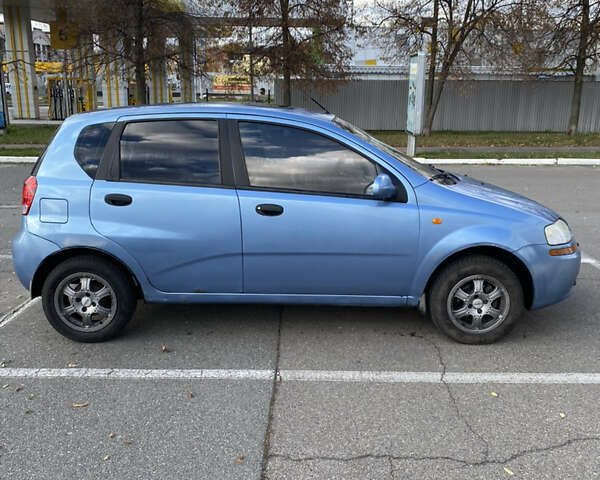 Синий Шевроле Авео, объемом двигателя 1.5 л и пробегом 220 тыс. км за 2300 $, фото 2 на Automoto.ua