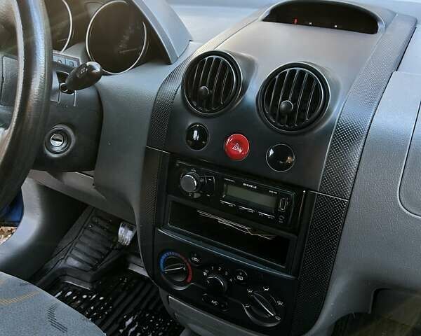 Синий Шевроле Авео, объемом двигателя 1.5 л и пробегом 250 тыс. км за 3500 $, фото 8 на Automoto.ua
