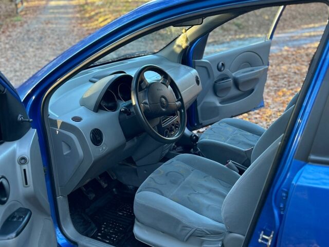 Синий Шевроле Авео, объемом двигателя 1.5 л и пробегом 250 тыс. км за 3500 $, фото 3 на Automoto.ua