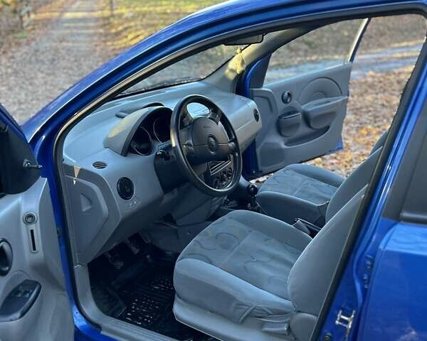 Синий Шевроле Авео, объемом двигателя 1.5 л и пробегом 250 тыс. км за 3500 $, фото 3 на Automoto.ua