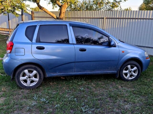 Синий Шевроле Авео, объемом двигателя 1.6 л и пробегом 240 тыс. км за 2800 $, фото 1 на Automoto.ua