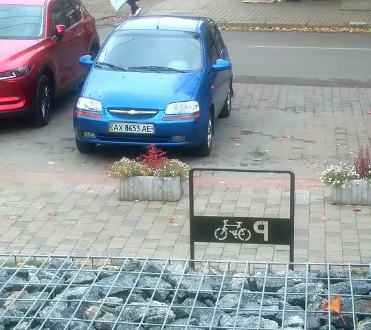 Синій Шевроле Авео, об'ємом двигуна 1.5 л та пробігом 260 тис. км за 1400 $, фото 1 на Automoto.ua