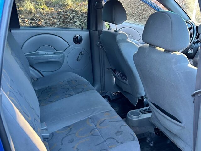 Синий Шевроле Авео, объемом двигателя 1.5 л и пробегом 250 тыс. км за 3500 $, фото 6 на Automoto.ua