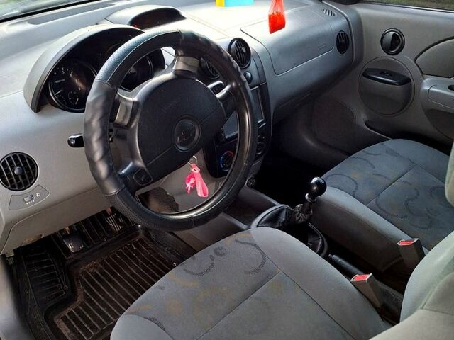 Синий Шевроле Авео, объемом двигателя 1.6 л и пробегом 240 тыс. км за 2800 $, фото 4 на Automoto.ua