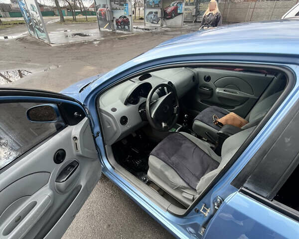 Синій Шевроле Авео, об'ємом двигуна 1.5 л та пробігом 223 тис. км за 3300 $, фото 7 на Automoto.ua