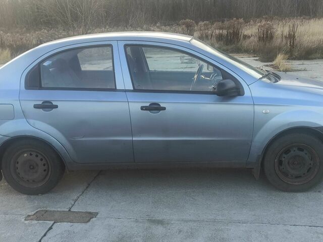 Синий Шевроле Авео, объемом двигателя 1.5 л и пробегом 520 тыс. км за 2500 $, фото 2 на Automoto.ua