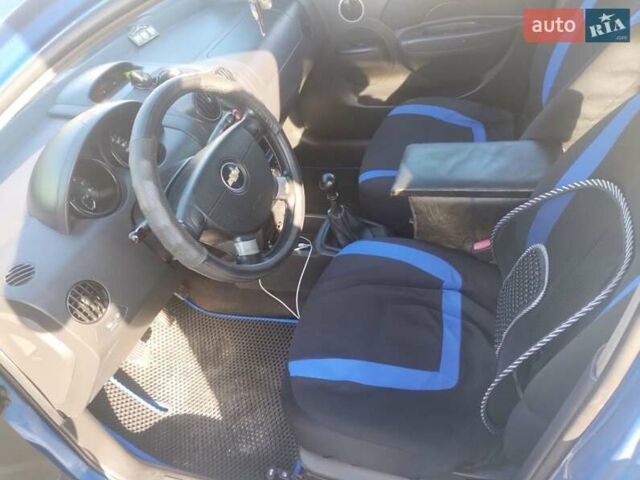 Синий Шевроле Авео, объемом двигателя 1.5 л и пробегом 274 тыс. км за 3150 $, фото 2 на Automoto.ua