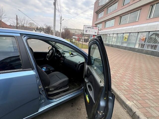 Синий Шевроле Авео, объемом двигателя 1.5 л и пробегом 310 тыс. км за 2800 $, фото 4 на Automoto.ua